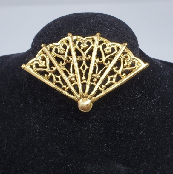 VINTAGE AK ANNE KLEIN GOLD TONE OPEN FAN BROOCH PIN OPEN SCROLLWORK 1980S - Picture 10 of 10